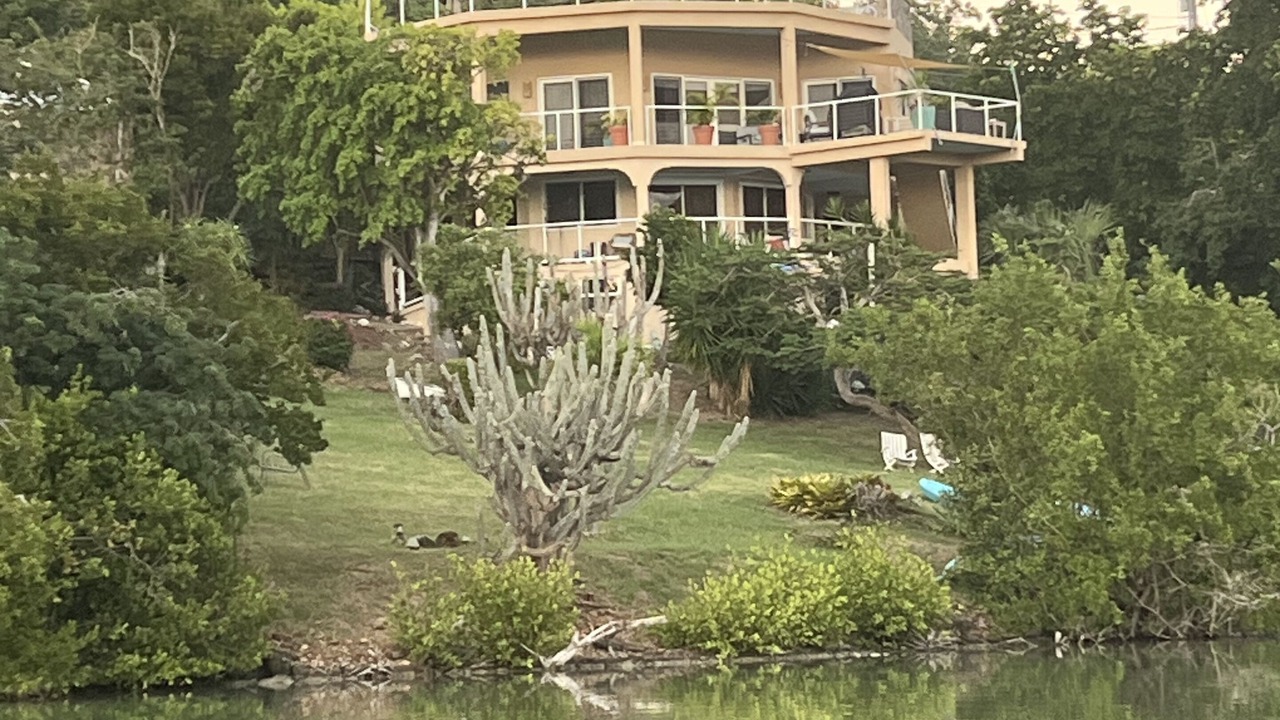 Photo of Outdoor in Estate Parcel of Gift and Regenback