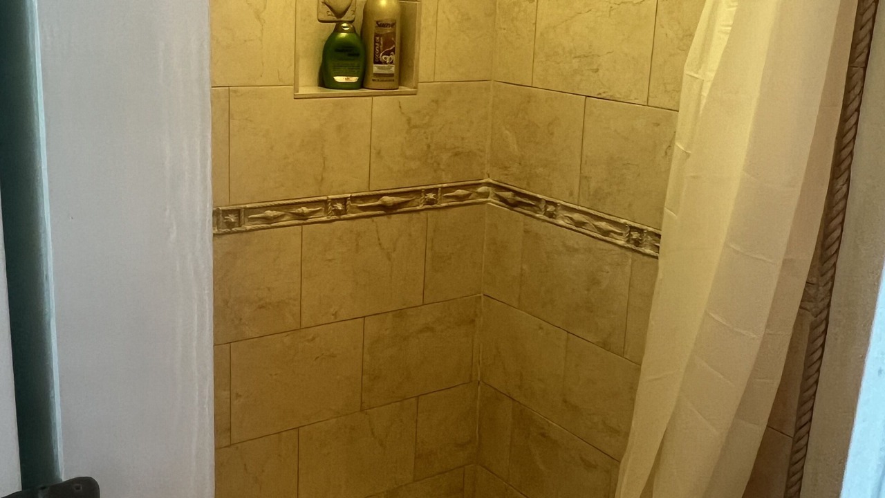 Photo of Bathroom in Estate Parcel of Gift and Regenback