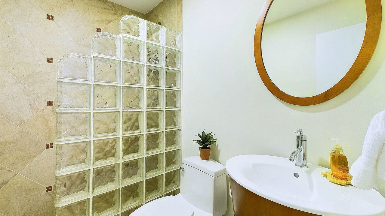 Photo of Bathroom in Red Hook
