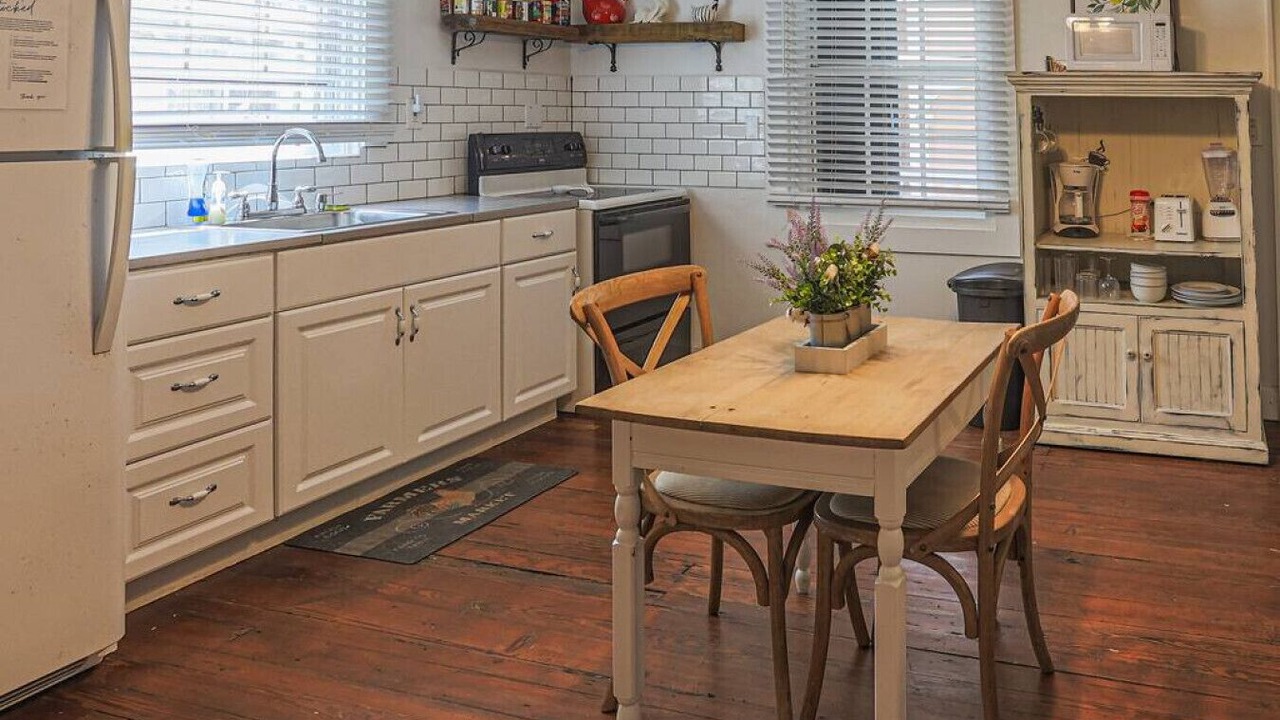 Photo of Kitchen in Estate East Street