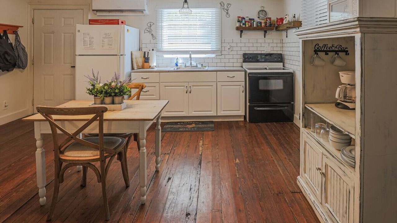 Photo of Kitchen in Estate East Street