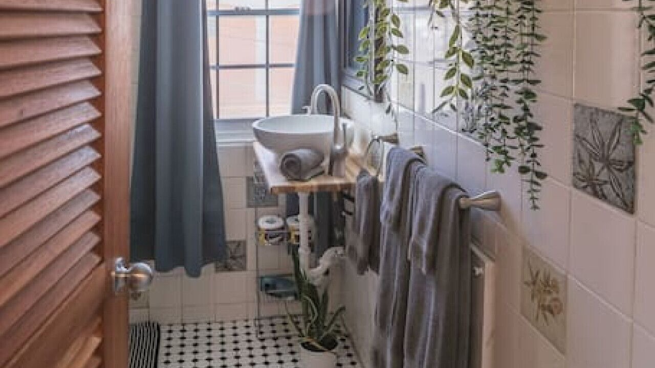Photo of Bathroom in Estate East Street