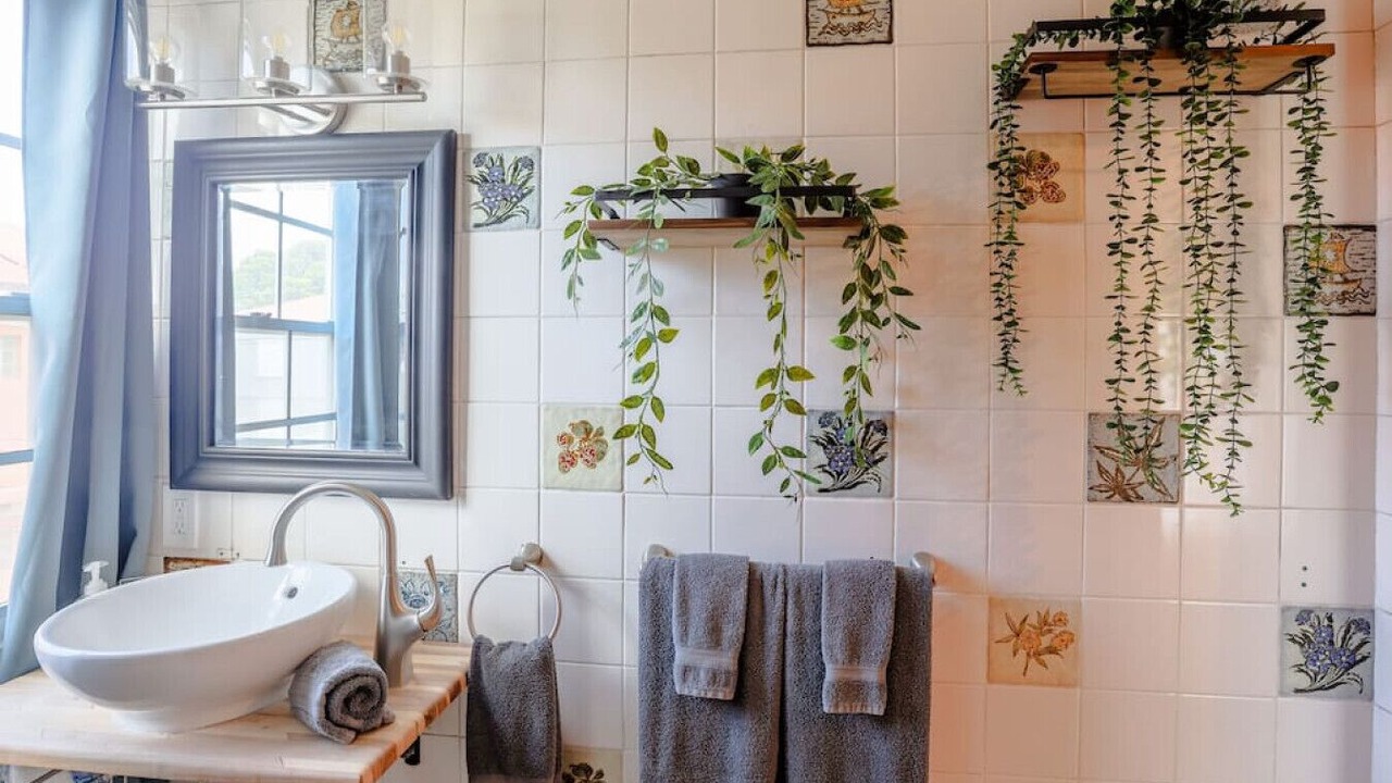 Photo of Bathroom in Estate East Street