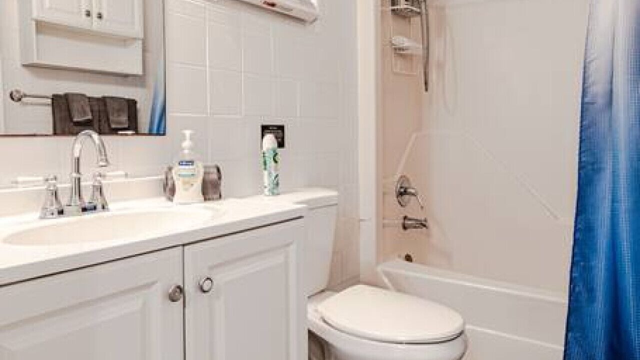 Photo of Bathroom in Estate East Street