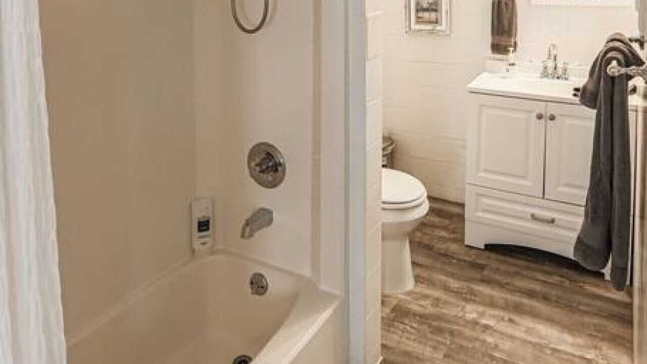 Photo of Bathroom in Estate East Street