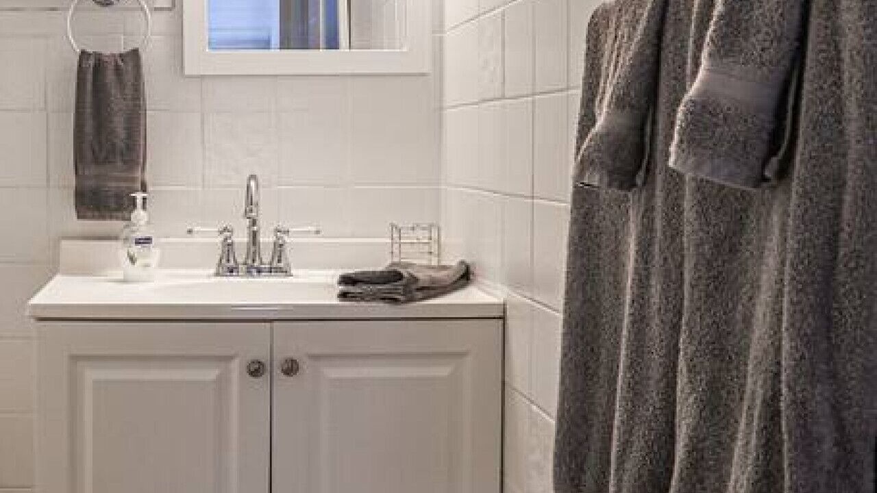 Photo of Bathroom in Estate East Street