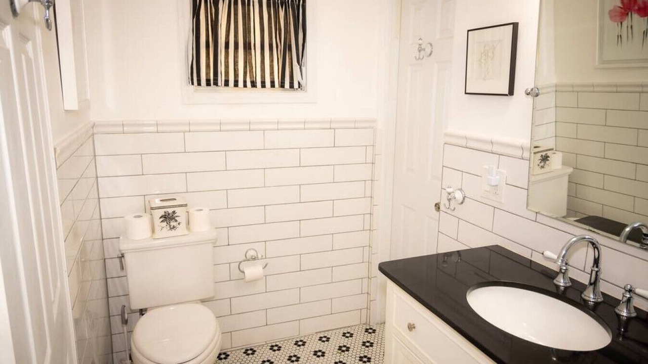 Photo of Bathroom in Estate East Street