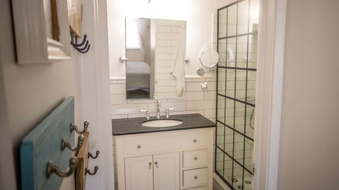 Photo of Bathroom in Estate East Street