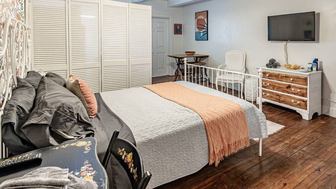 Photo of Bedroom in Estate East Street
