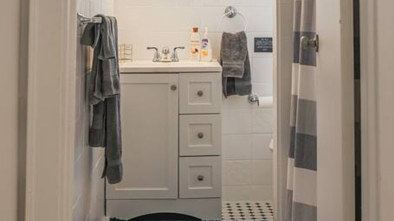 Photo of Bathroom in Estate East Street