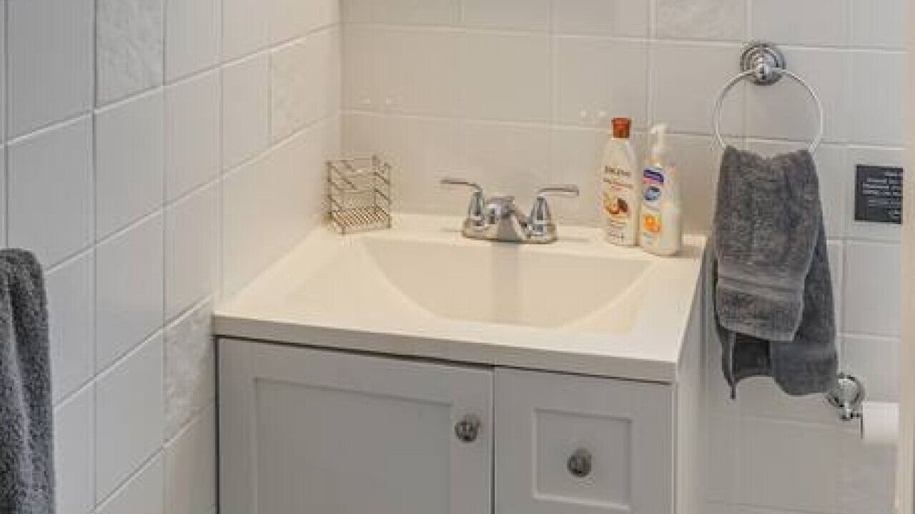 Photo of Bathroom in Estate East Street