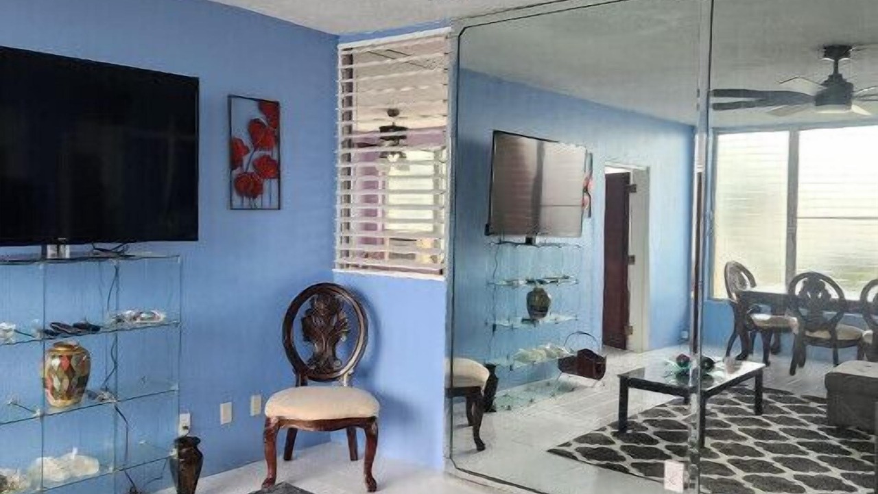 Photo of Livingroom in Orange Grove