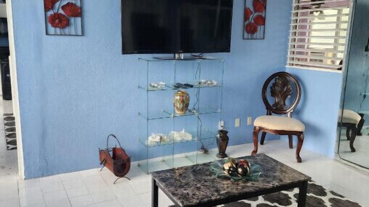 Photo of Livingroom in Orange Grove