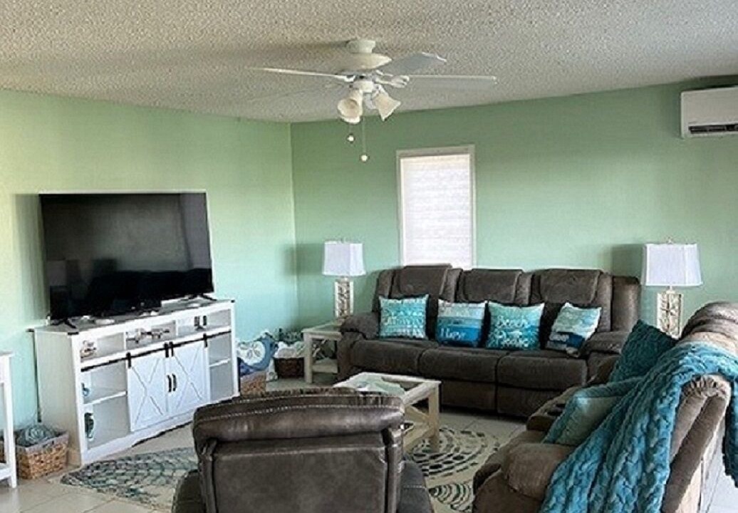 Photo of Livingroom in Estate Golden Rock