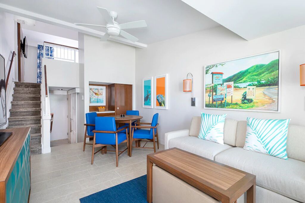 Photo of Livingroom in Estate Frenchman Bay