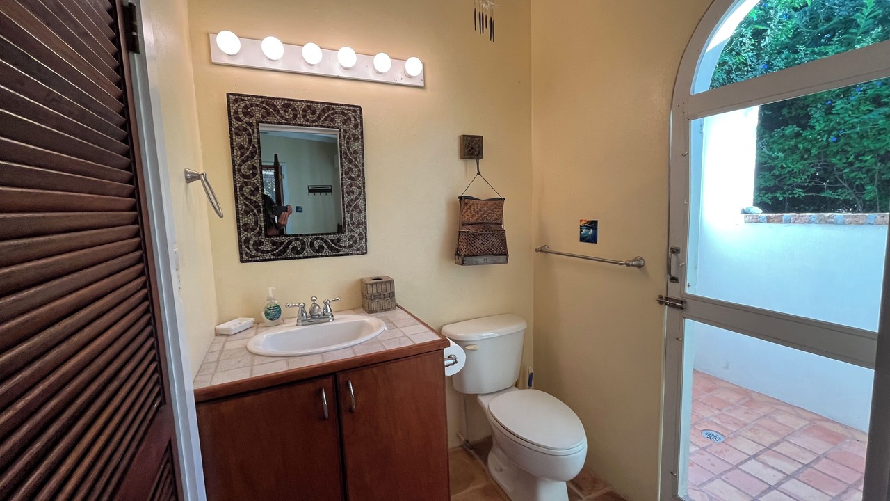 Photo of Bathroom in Estate Mandal