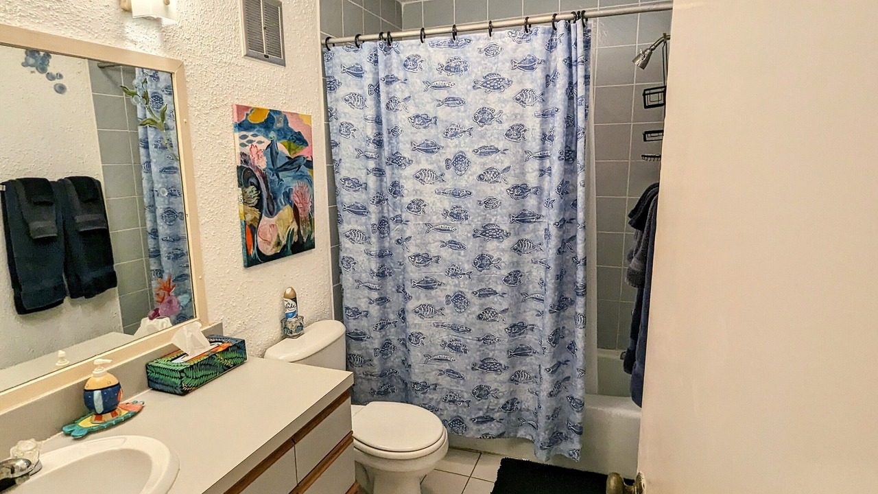 Photo of Bathroom in Estate Salt River