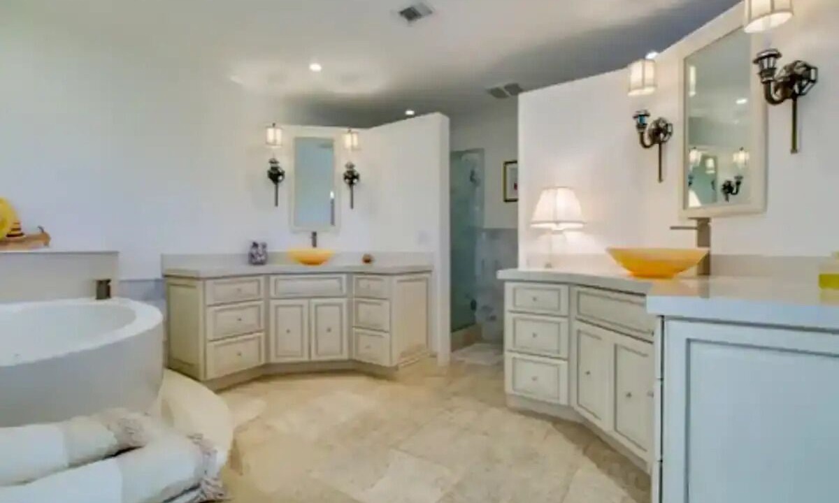Photo of Bathroom in Testman
