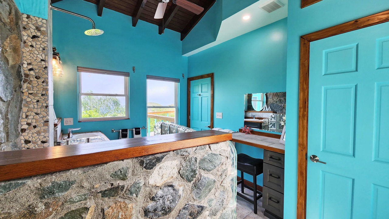 Photo of Bathroom in Estate Parcel of Gift and Regenback