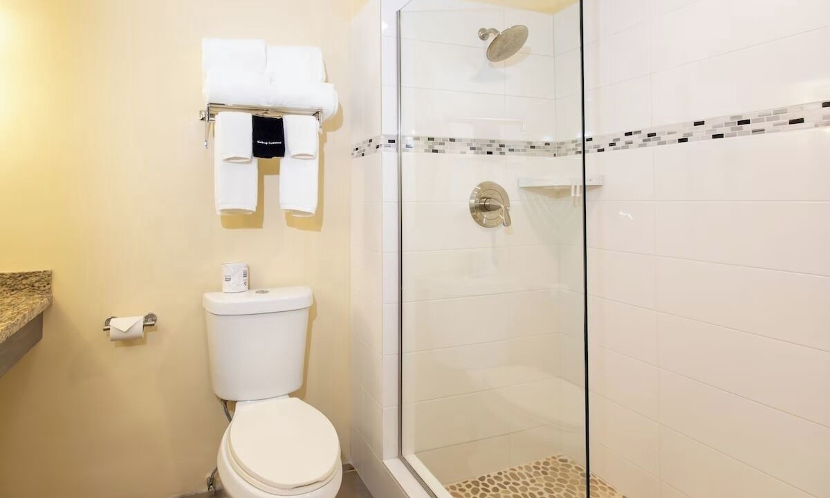 Photo of Bathroom in Estate East Street