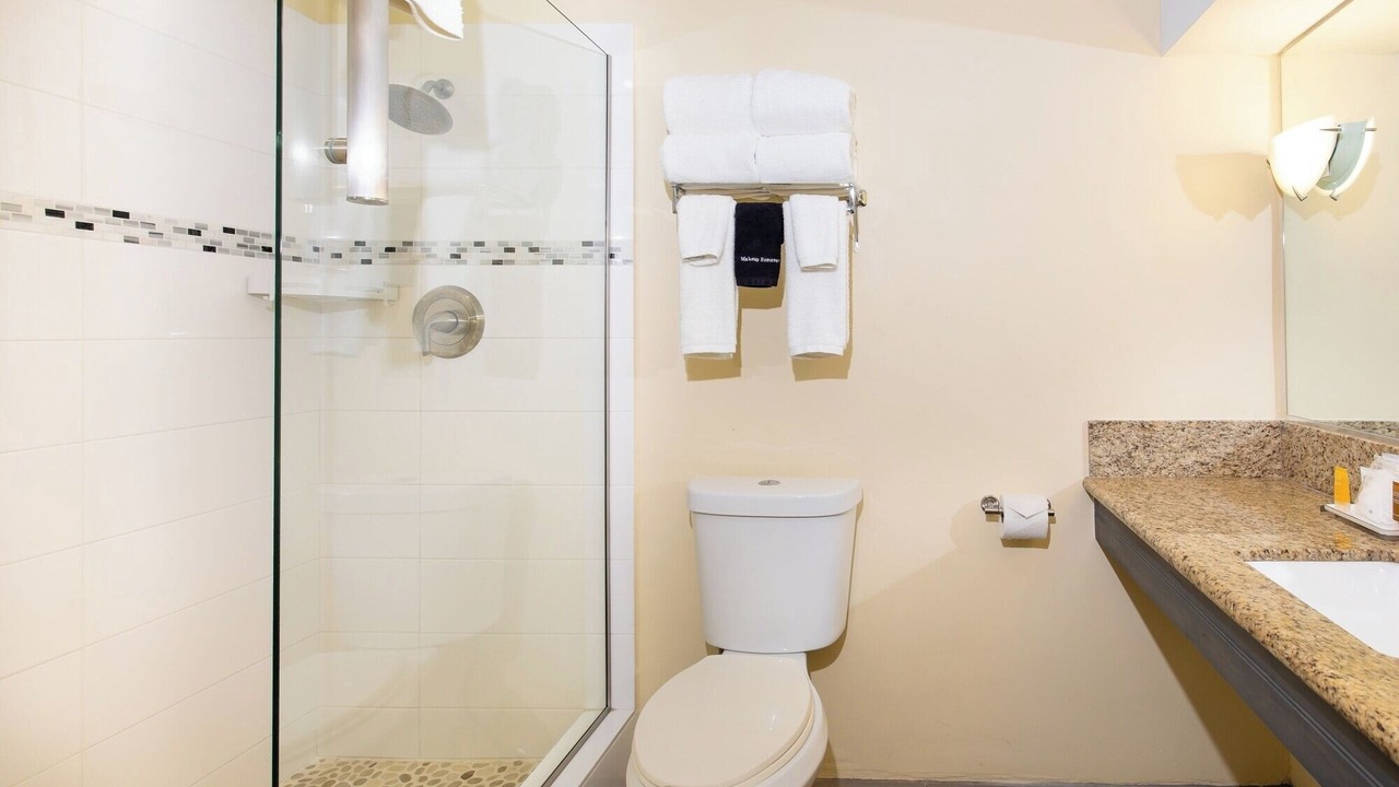 Photo of Bathroom in Estate East Street