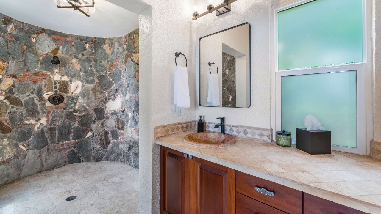 Photo of Bathroom in Estate Saunders Gut