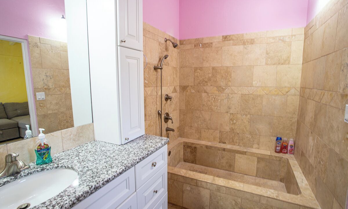 Photo of Bathroom in Estate Bonne Esperance 1