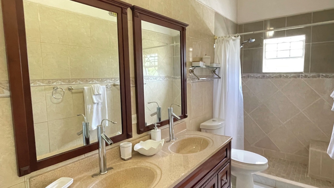 Photo of Bathroom in Estate Thomas