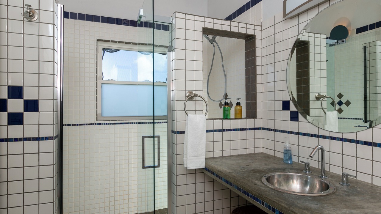 Photo of Bathroom in Hart Bay