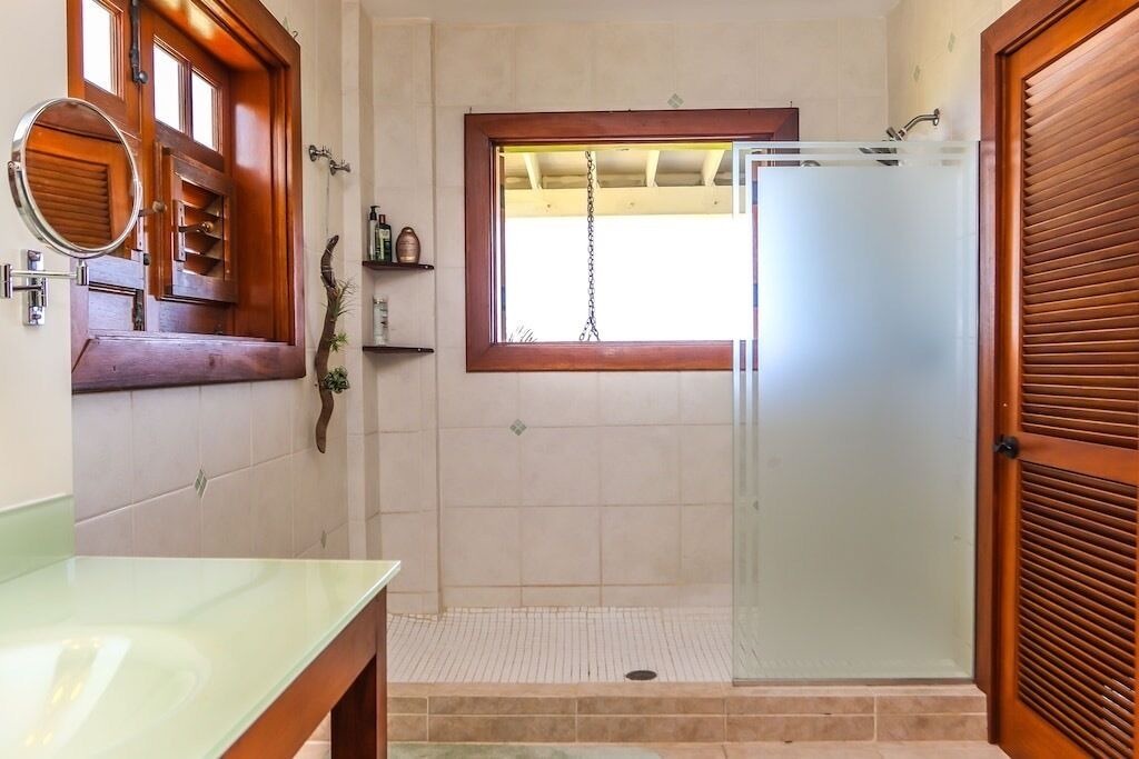 Photo of Bathroom in Estate Salt River