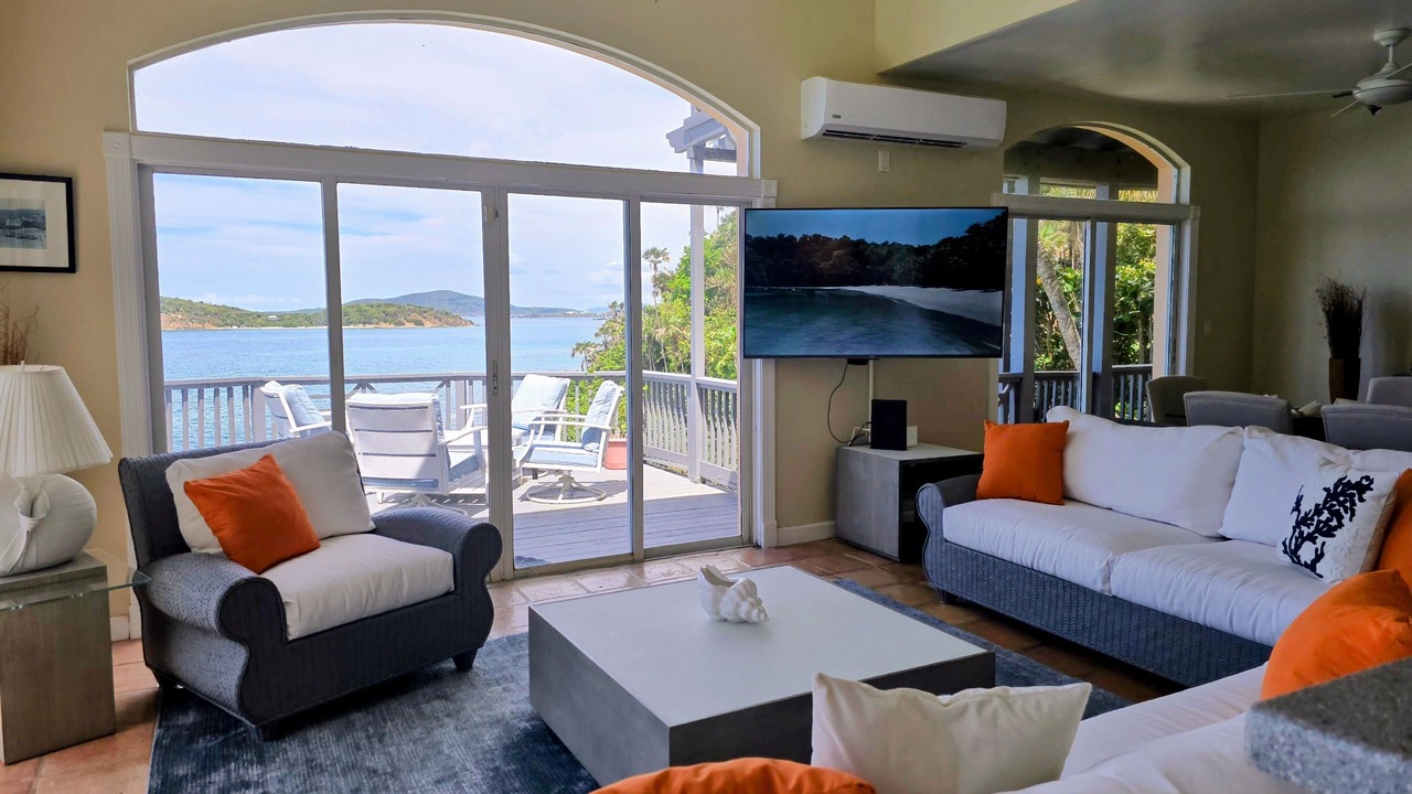 Photo of Livingroom in Estate Caret Bay