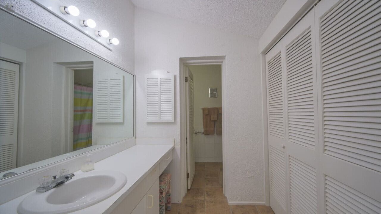 Photo of Bathroom in Estate Golden Rock