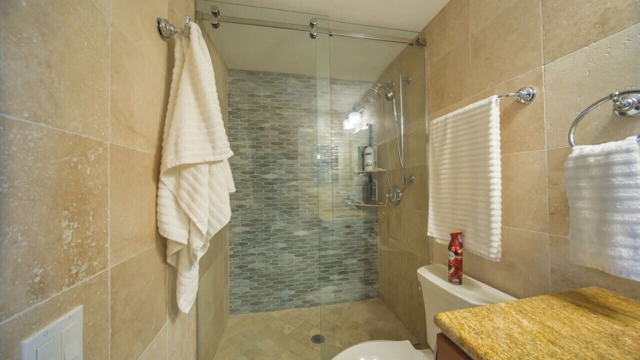 Photo of Bathroom in Estate Golden Rock