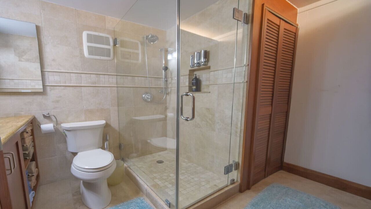 Photo of Bathroom in Estate Golden Rock