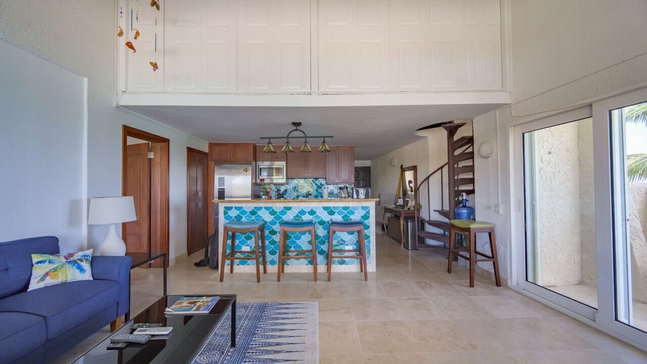 Photo of Livingroom in Estate Golden Rock