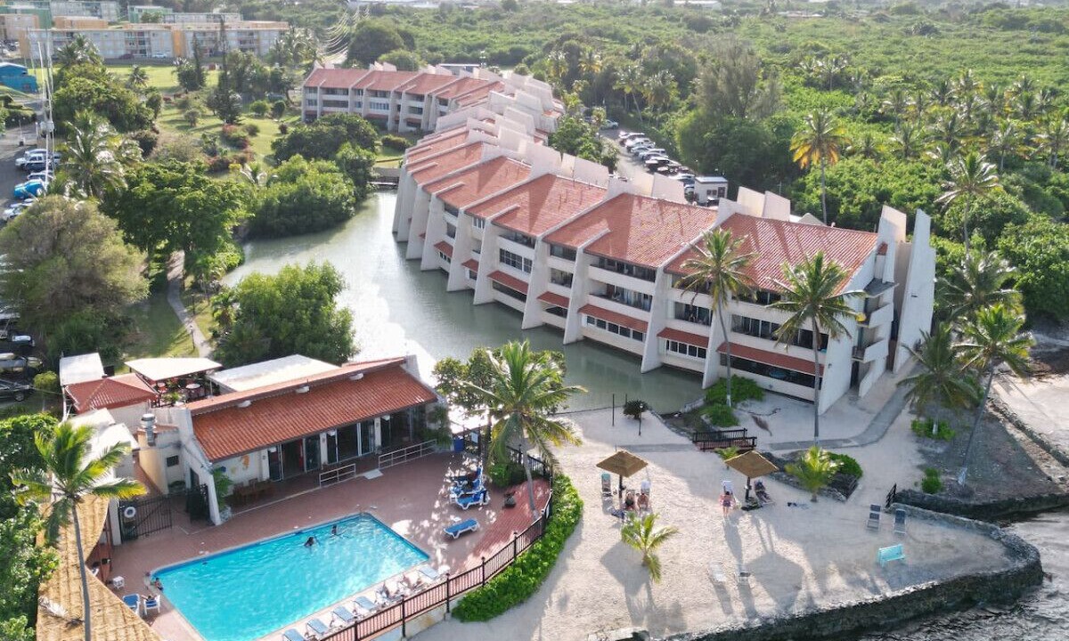 Photo of Outdoor in Estate Golden Rock