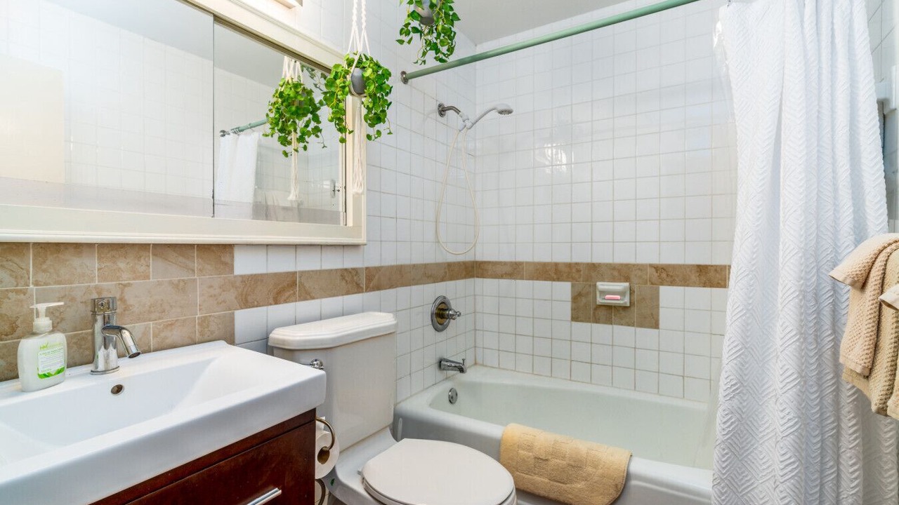 Photo of Bathroom in Cabes Point