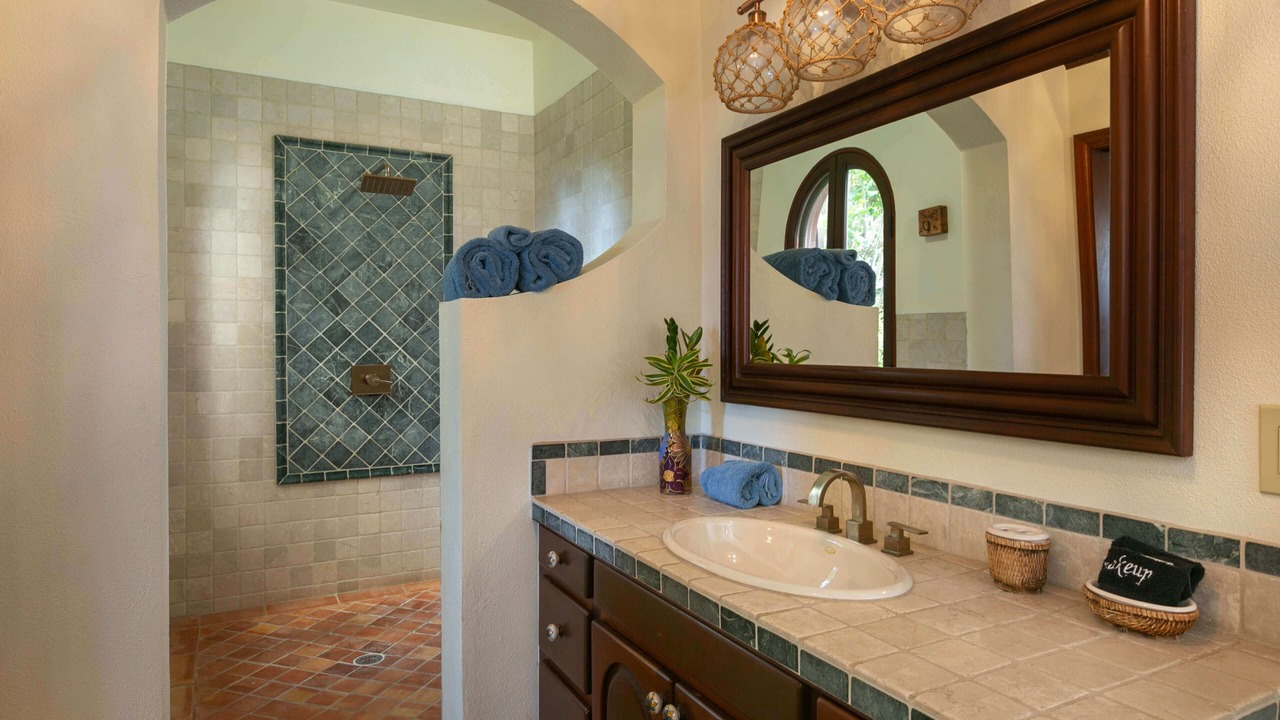 Photo of Bathroom in Point Rendezvous