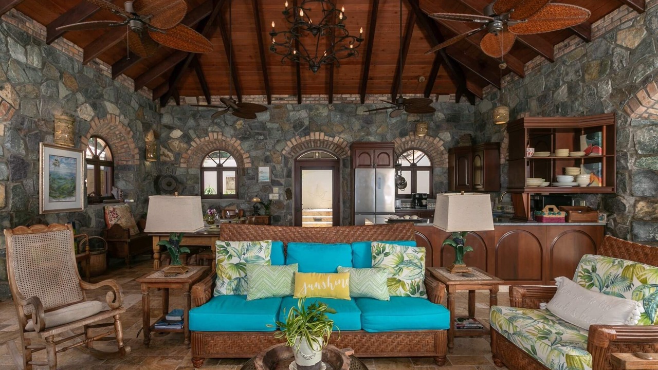 Photo of Livingroom in Point Rendezvous