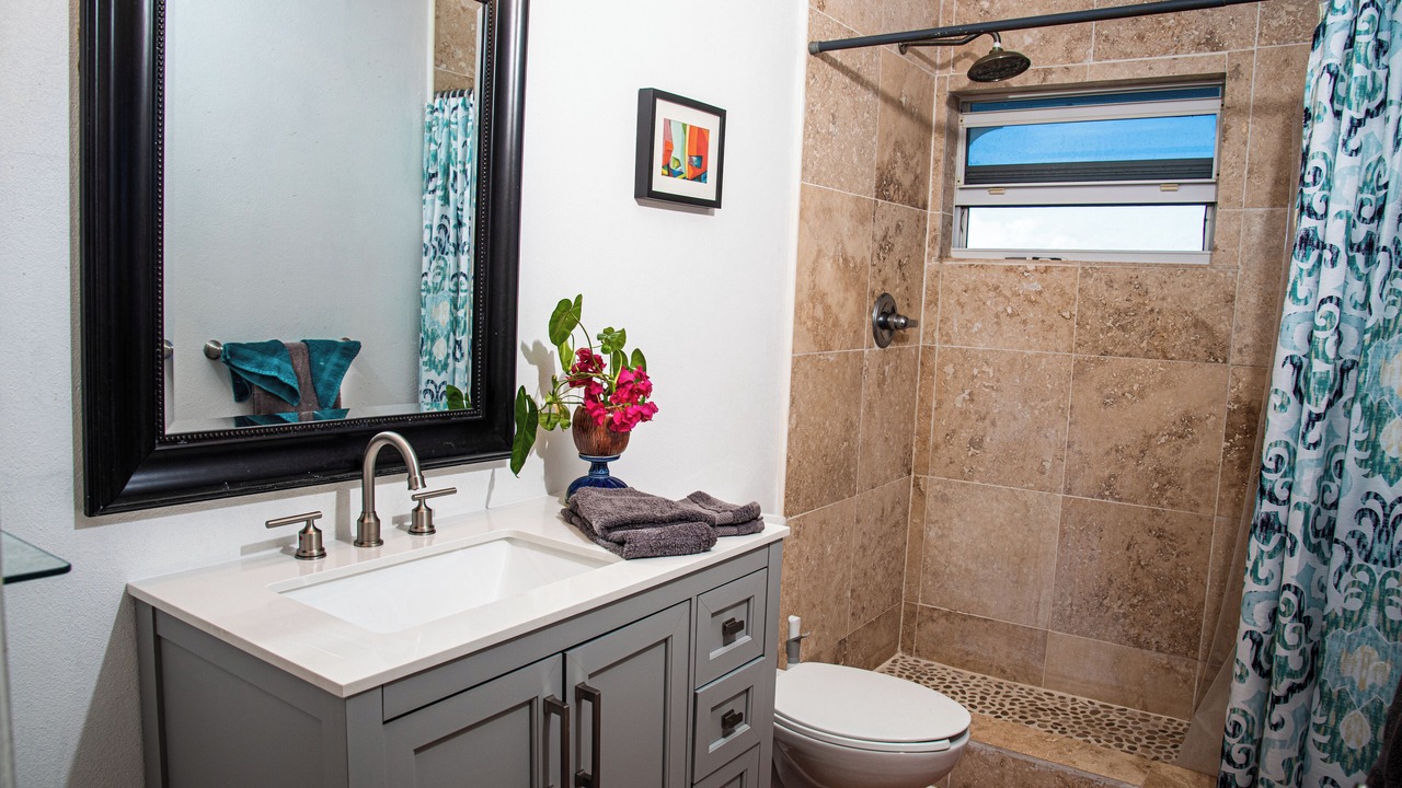 Photo of Bathroom in Estate Salt River