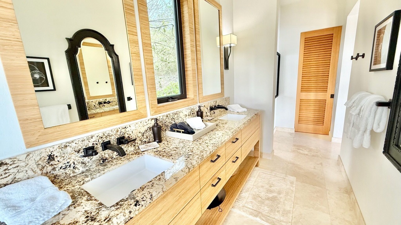 Photo of Bathroom in Estate Hansen Bay