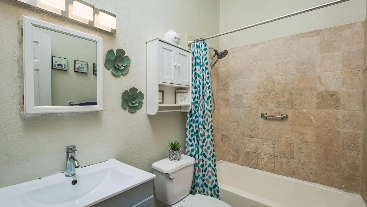 Photo of Bathroom in Estate East Street