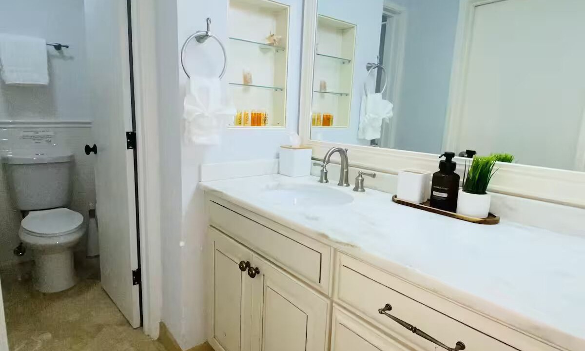 Photo of Bathroom in Great Cruz Bay