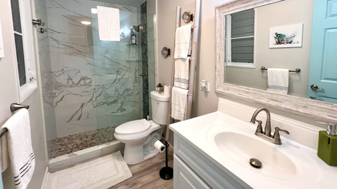 Photo of Bathroom in Estate Golden Rock