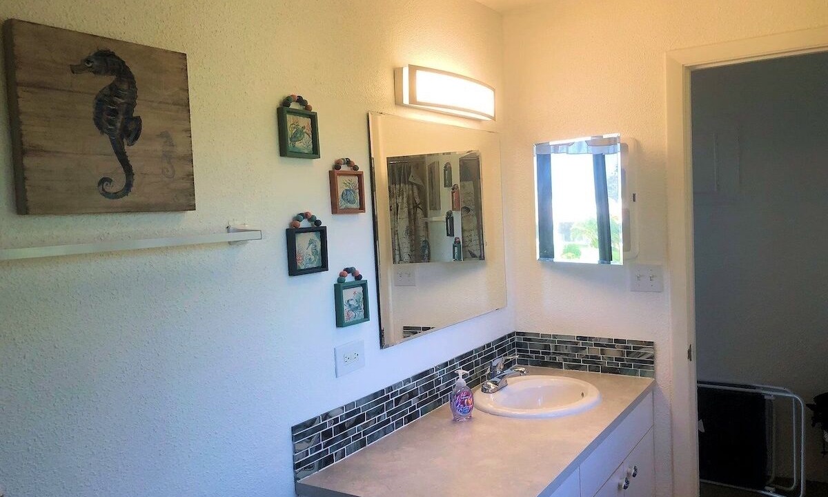 Photo of Bathroom in Orange Grove