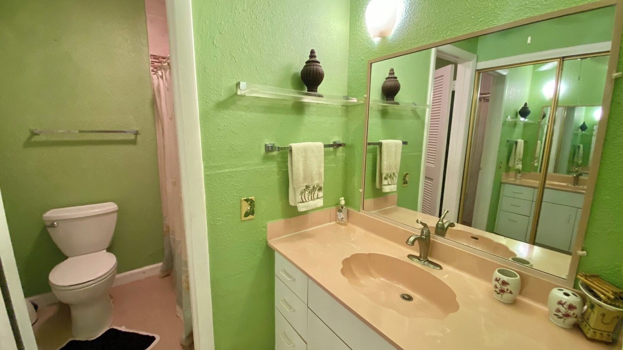 Photo of Bathroom in Estate Salt River