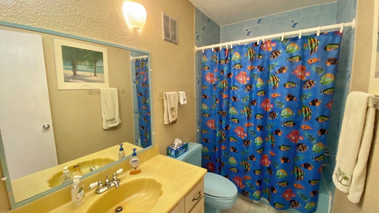 Photo of Bathroom in Estate Salt River