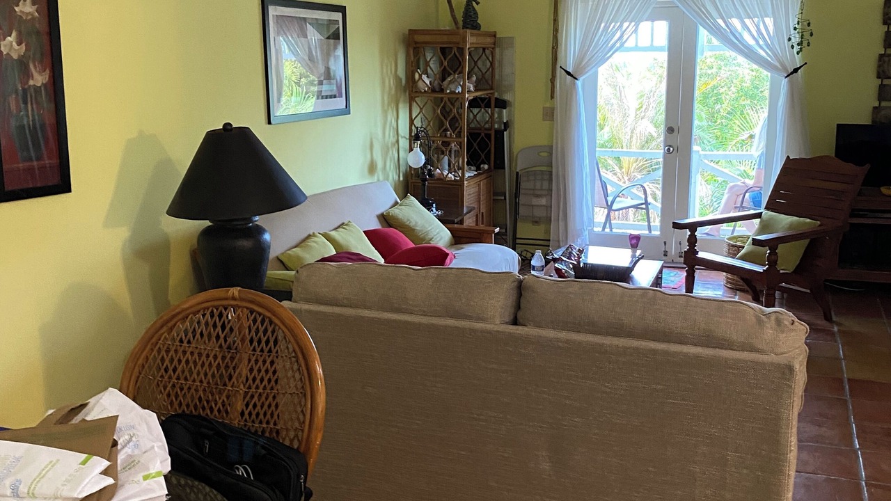 Photo of Livingroom in Chenay Bay