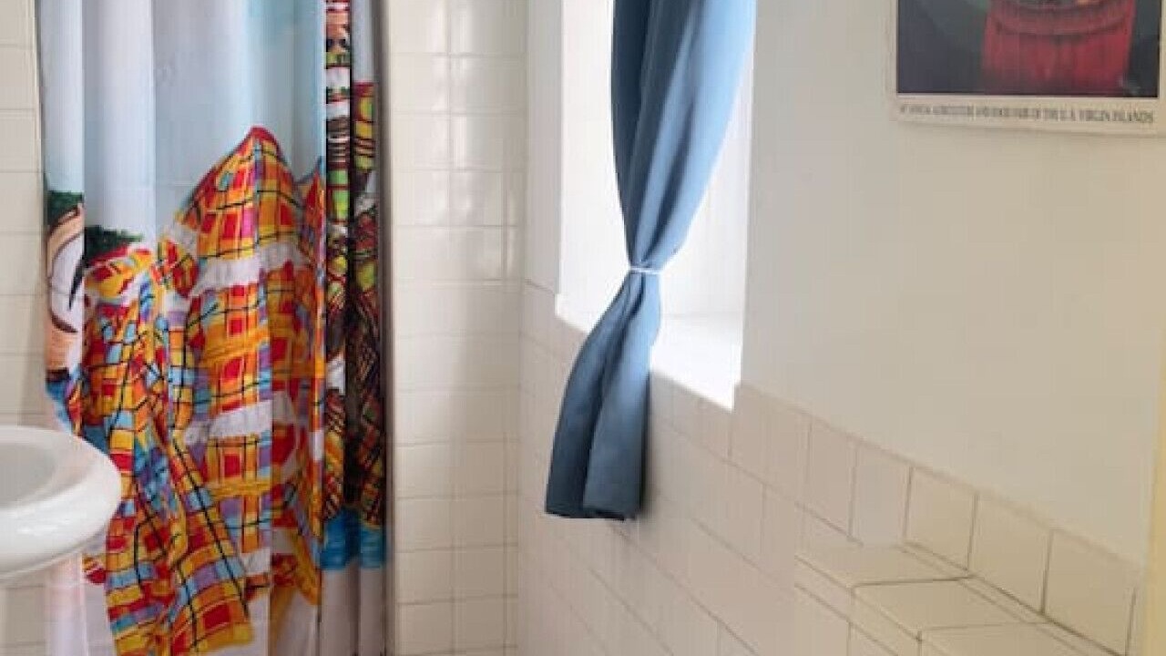 Photo of Bathroom in Estate Queens Quarter