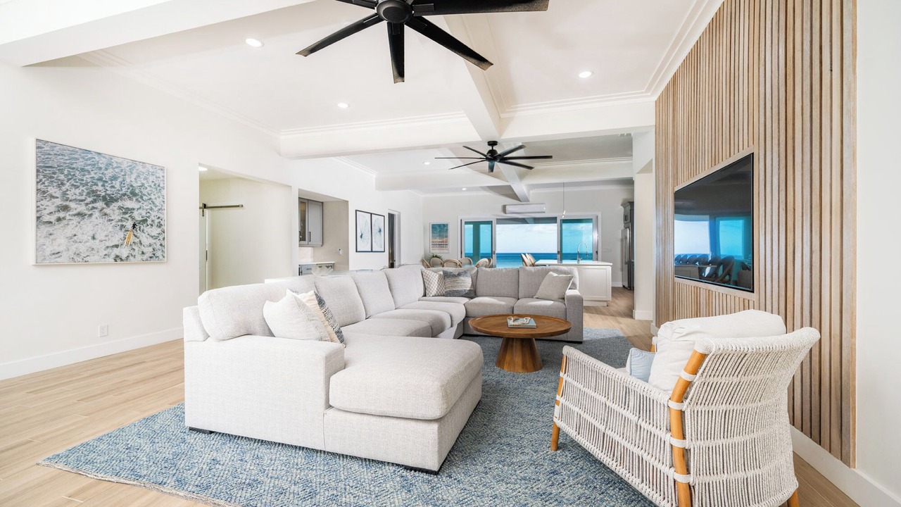 Photo of Livingroom in Tropaco Point